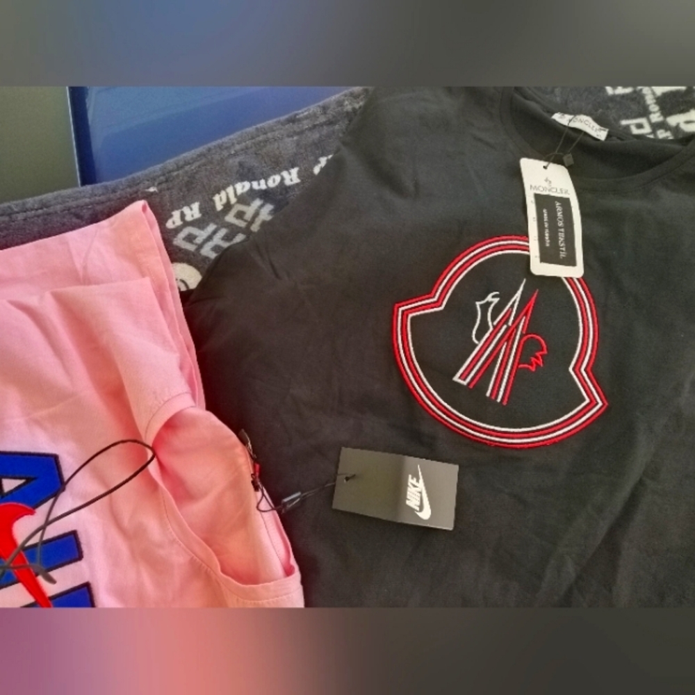 Last Medium fit with breast cancer Nike shirt